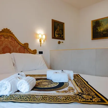 Апартаменты Juliet 4 *