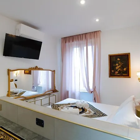 Апартаменты Juliet 4 *
